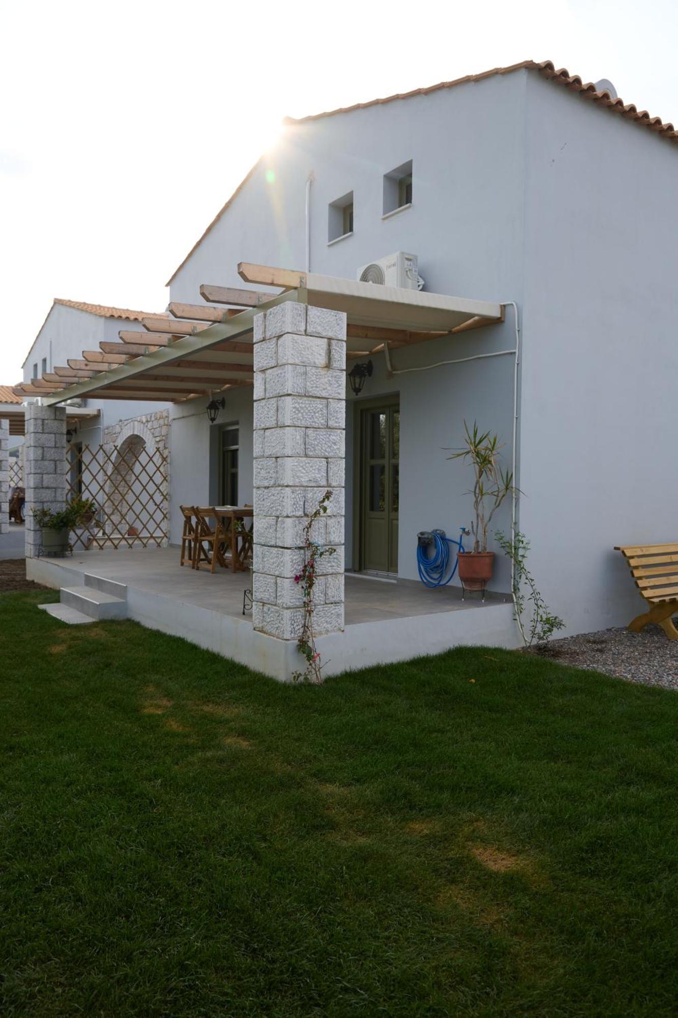La Familia Luxury Private Maisonettes Near The Sea Gytheio Exteriör bild